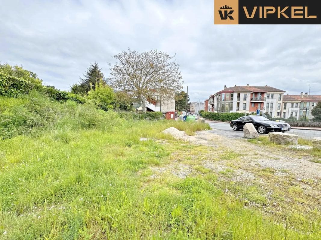 Terreno en venta en Oleiros, A Coruña photo 2