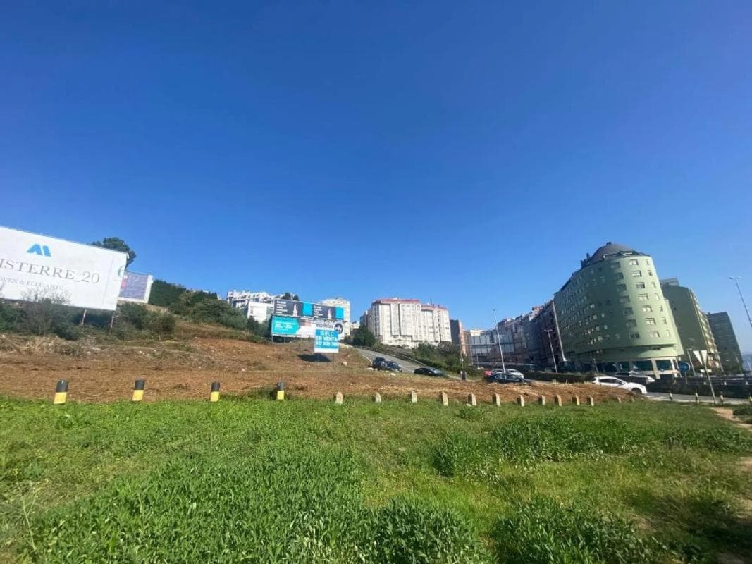 Działka na sprzedaż w A Coruña, A Coruña photo 2