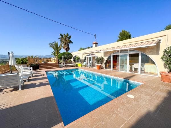 Chalet independiente en venta en Bonalba-Cotoveta, Mutxamel photo 1
