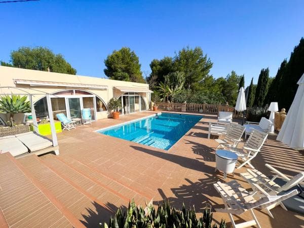 Chalet independiente en venta en Bonalba-Cotoveta, Mutxamel thumbnail 1