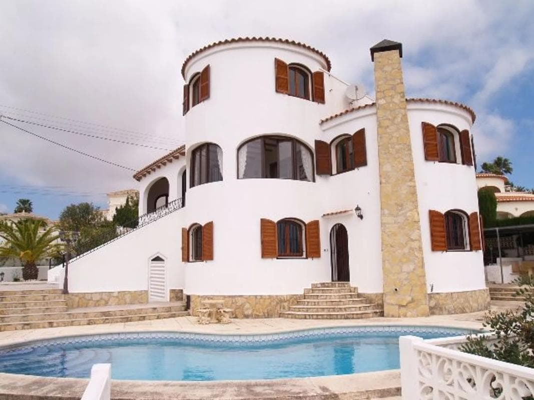 Properties for sale and rent in Spain photo 2
