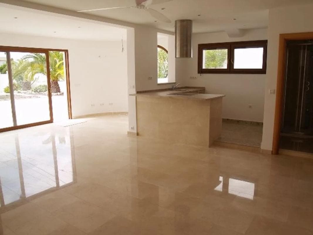 Properties for sale and rent in Spain photo 5