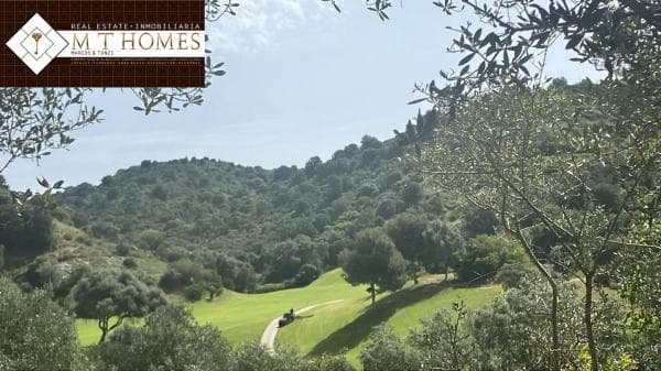 Terreno en Barrio Reserva de Marbella thumbnail 1