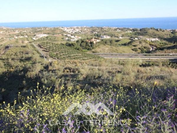 Terreno en Benajarafe photo 1