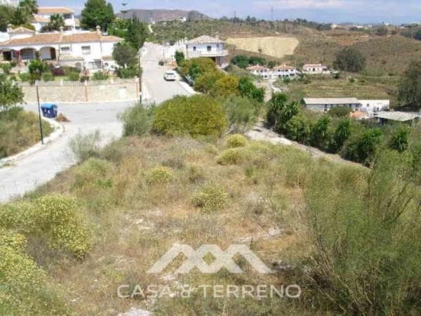 Terreno en Benajarafe photo
