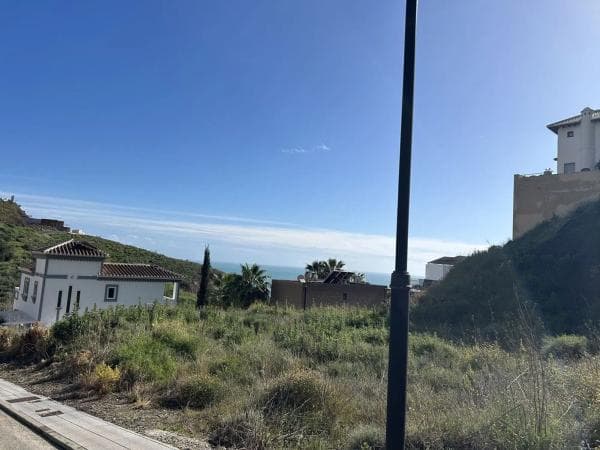 Terreno en calle Gloria Fuertes thumbnail 2