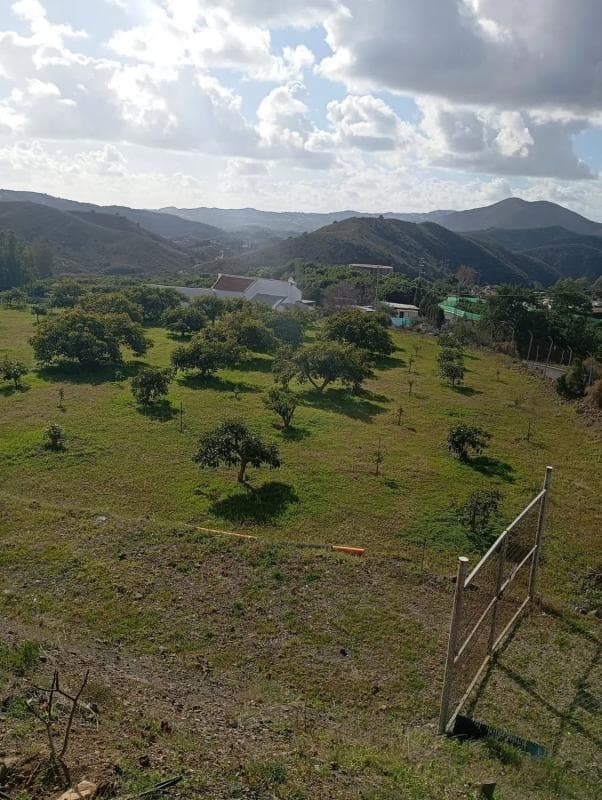 Terreno en venta en Alhaurín el Grande, Malaga photo 2