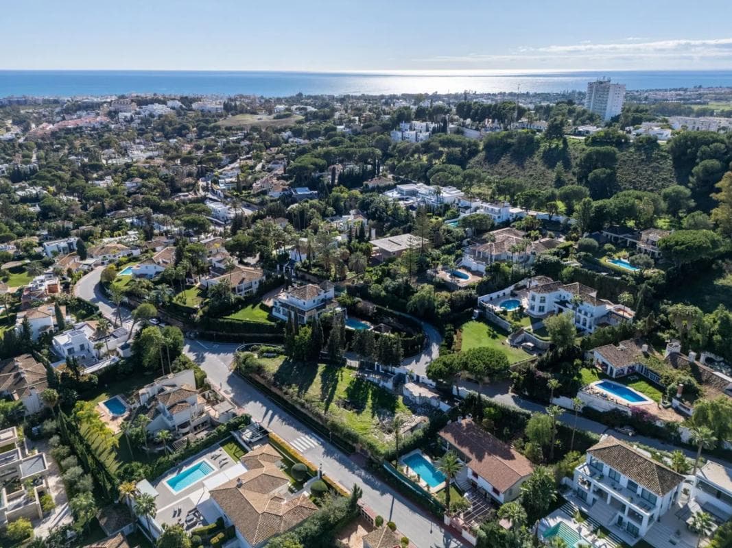 Terreno en venta en Marbella, Malaga photo 2