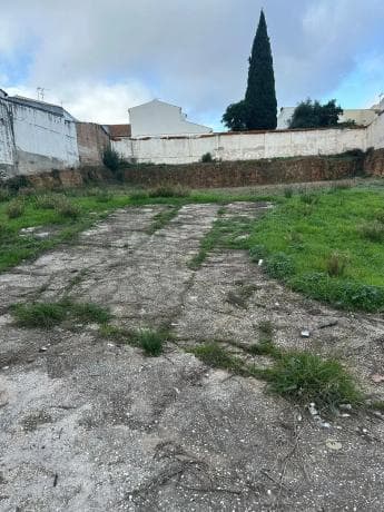 Terreno en Urbanizacion Miravalle thumbnail 1
