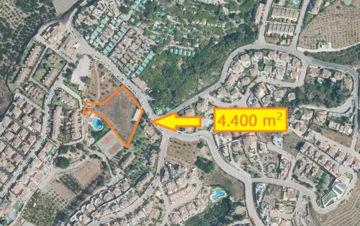 Terreno en venta en Torrox, Malaga photo 2