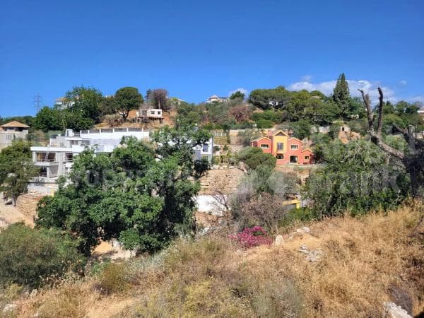 Terreno en Barrio Elviria thumbnail 1