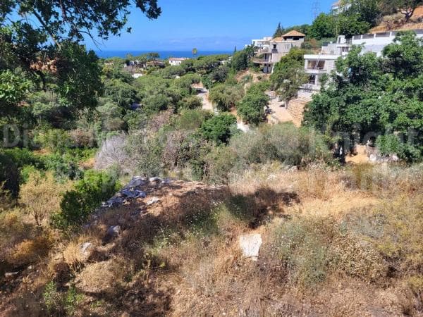 Terreno en Barrio Elviria thumbnail 2