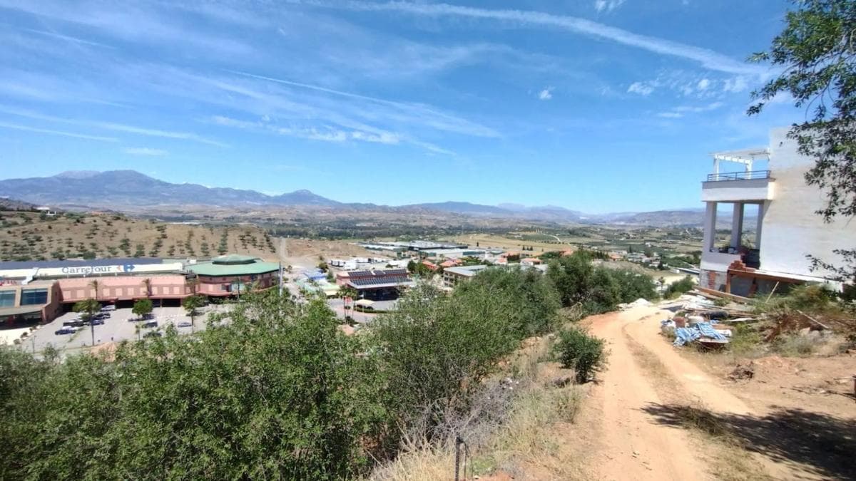 Terreno en venta en Coin, Malaga photo 3