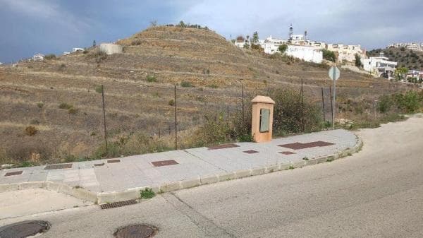 Terreno en calle urb las violetas, 16 photo 1