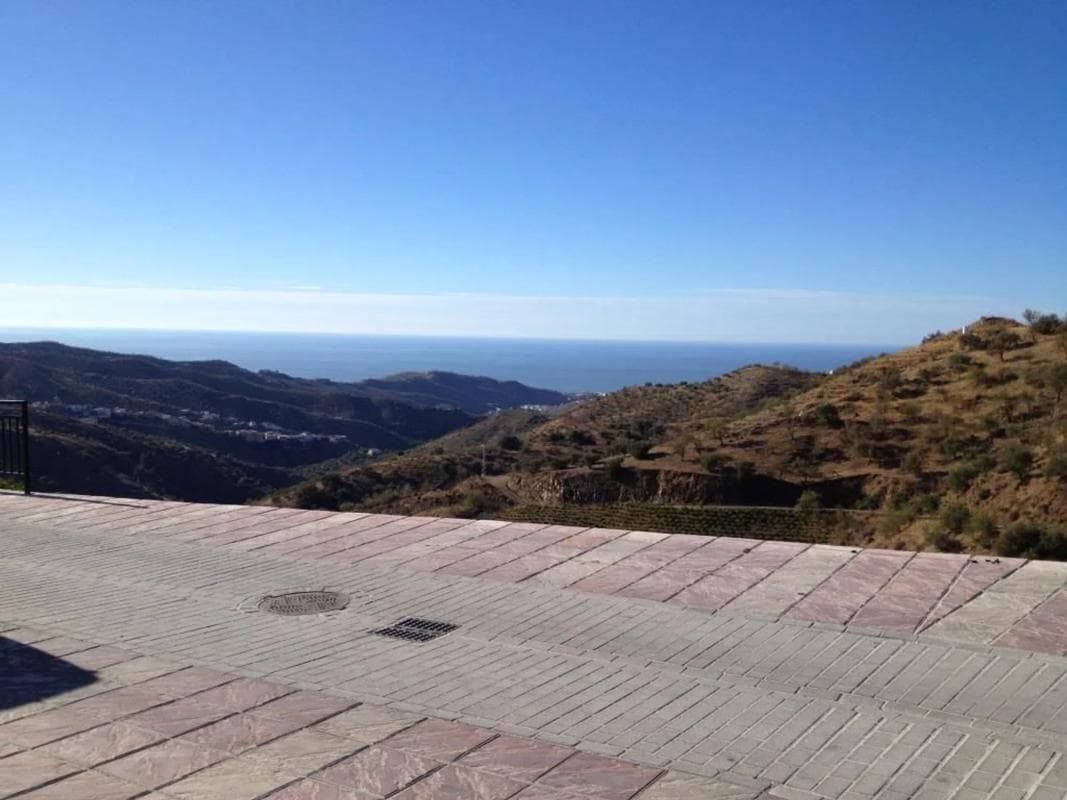 Terreno en venta en Moclinejo, Malaga photo 3