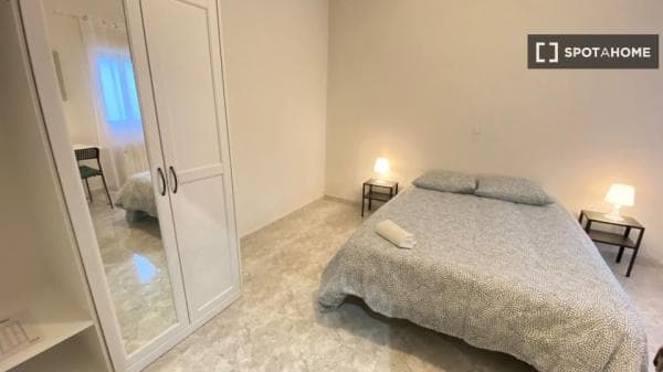 Se alquilan habitaciones en un piso de 3 habitaciones en Madrid! thumbnail 2