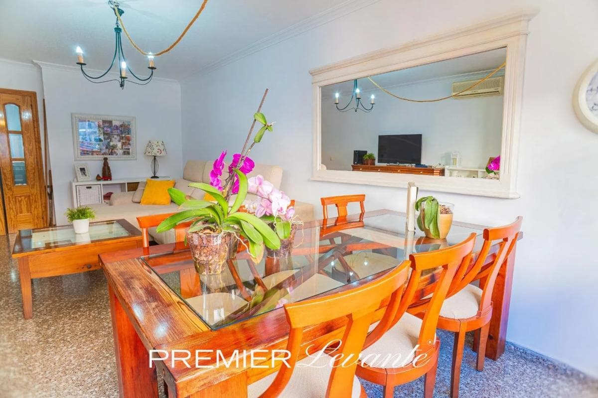 Sale of apartment in Calle del Plus Ultra, Alicante
photo 2