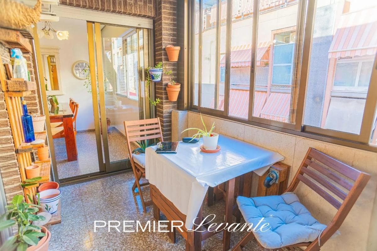 Sale of apartment in Calle del Plus Ultra, Alicante
photo 5