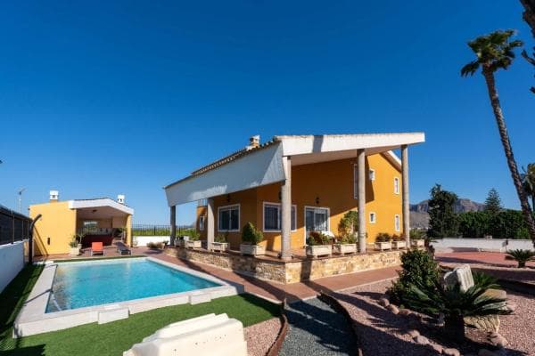 Chalet independiente en venta en Desamparados-Hurchillo-Torremendo, Orihuela thumbnail 2