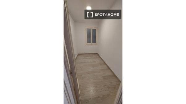 Habitación en piso compartido en alquiler en Les Corts, Barcelona photo 1