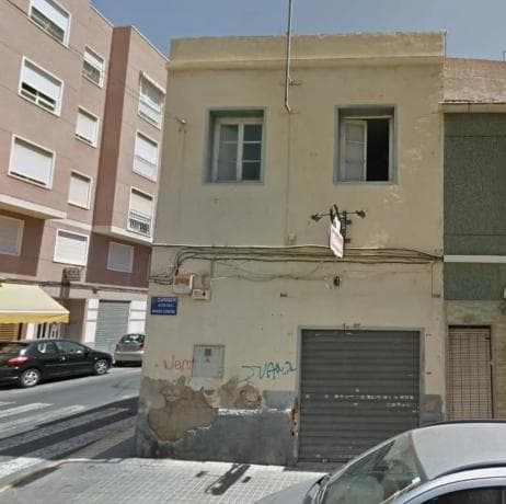 Edificio en calle Germans Navarro Caracena photo 1