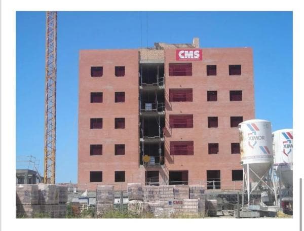 Edificio de uso mixto en avenida Jerez de la Frontera s/n thumbnail 2