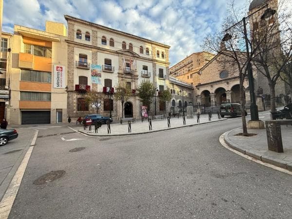 Edificio residencial en plaza Mossèn Josep, 2 thumbnail 1