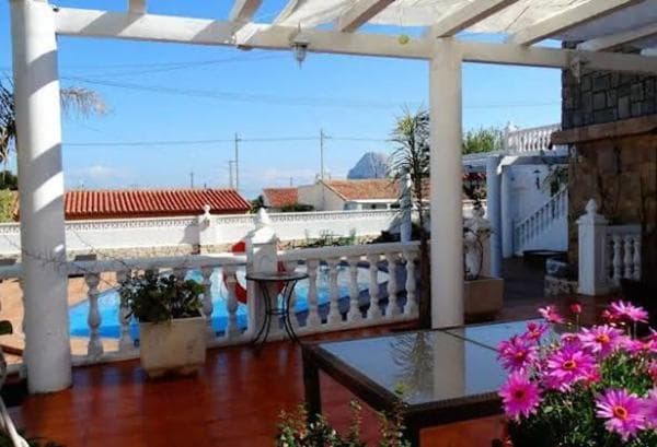 Edificio hotelero thumbnail 2