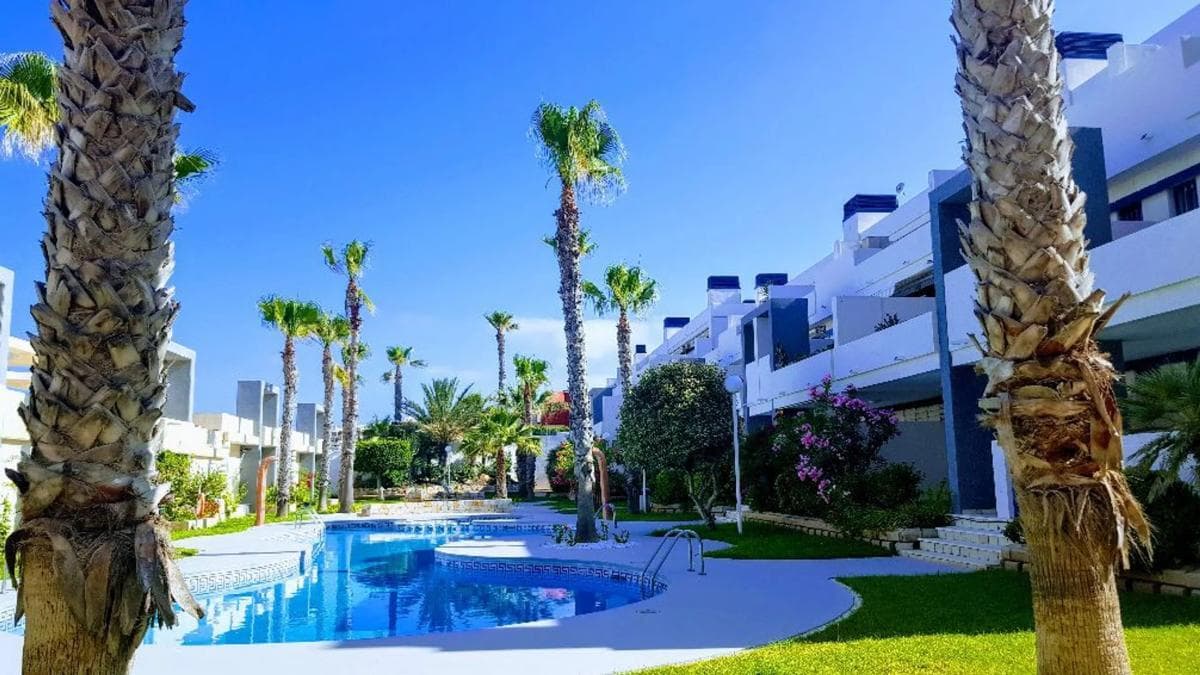 Sale of apartment in Avenida de los españoles, 1, Torrevieja
photo 2