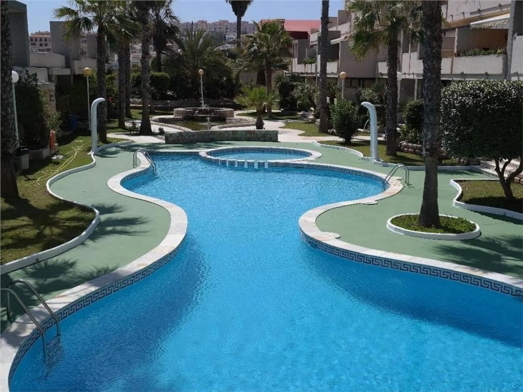 Sale of apartment in Avenida de los españoles, 1, Torrevieja
photo 3