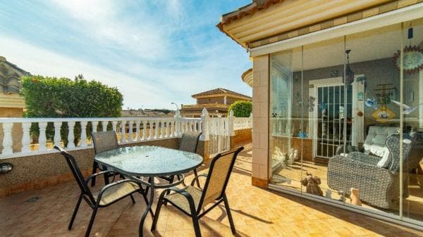 Chalet independiente en venta en Calle Veleta, Torrevieja photo 1