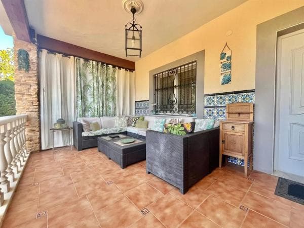 Casa independiente en calle Emilio Castelar thumbnail 1