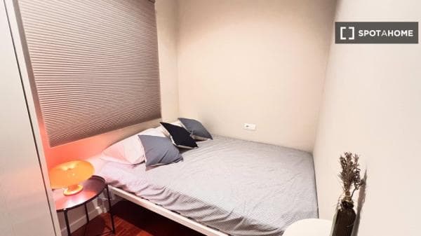 Se alquila habitación en La Dreta de l'Eixample, Barcelona thumbnail 1