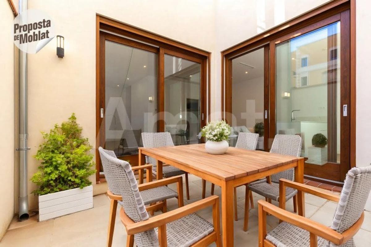 Sale of townhouse in Pons i Gallarza, 10 , Barcelona photo 2