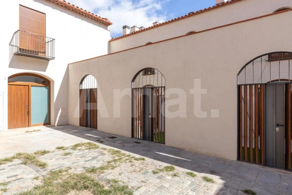 Sale of townhouse in Pons i Gallarza, 10 , Barcelona photo 4