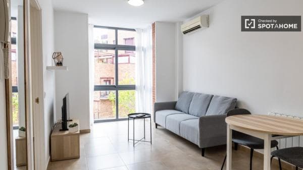 Apartment for rent in C. de Julián Rabanedo , Madrid photo 1