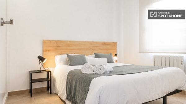 Apartment for rent in C. de Julián Rabanedo , Madrid thumbnail 1