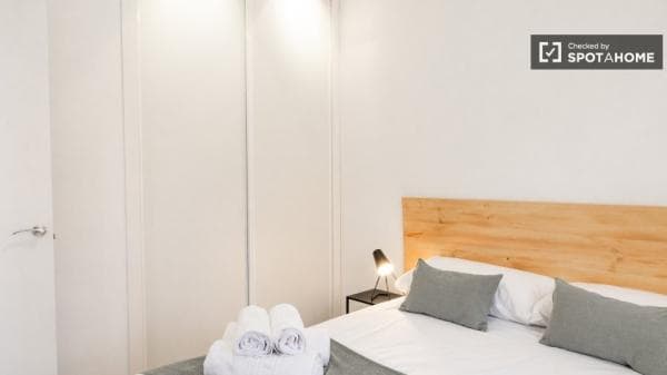 Apartment for rent in C. de Julián Rabanedo , Madrid thumbnail 2
