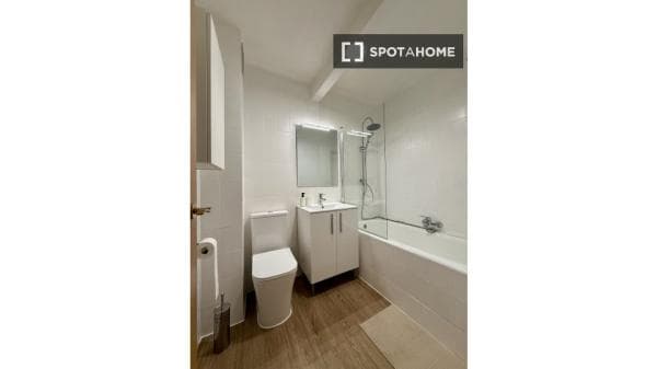 Apartment for rent in C. de Pinos Baja , Madrid photo 1