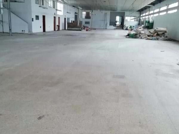 Nave en calle Maisonnave photo 4