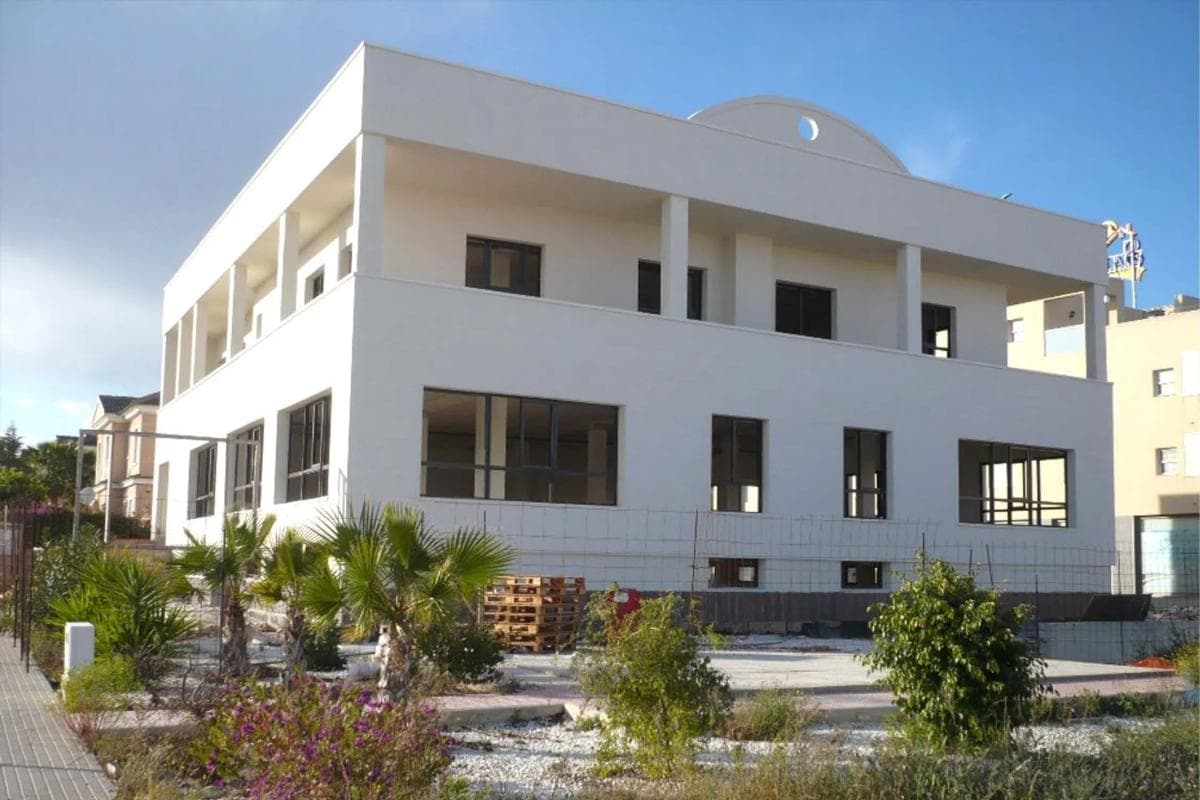 Properties for sale and rent in Spain photo 2