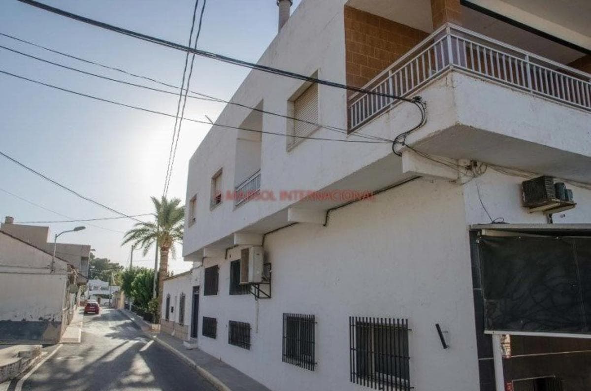 Propiedades en venta y alquiler en España photo 3