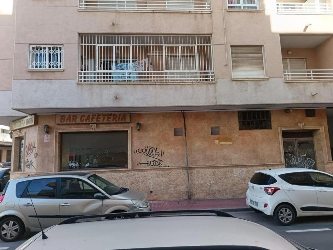 Properties for sale and rent in Spain photo 4