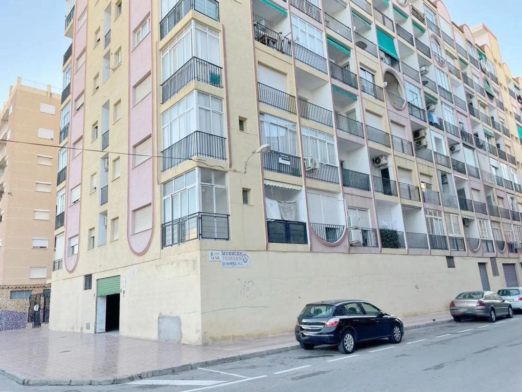 Properties for sale and rent in Spain photo 2