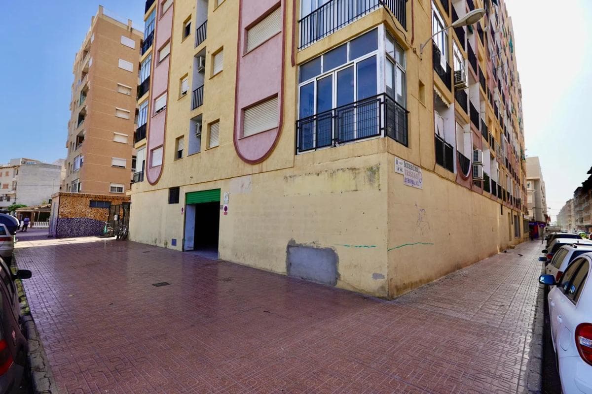 Properties for sale and rent in Spain photo 4