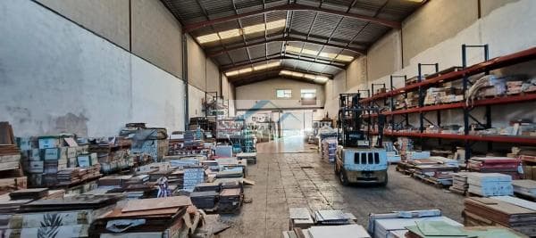 Nave en Barrio San Crispín thumbnail 2