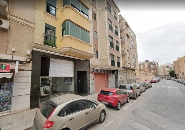Local en calle Francisco Vicente Rodriguez thumbnail 2