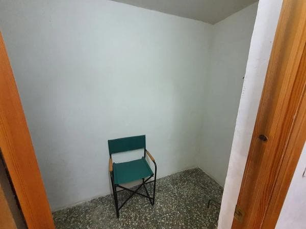 Nave en Barrio San Crispín thumbnail 2