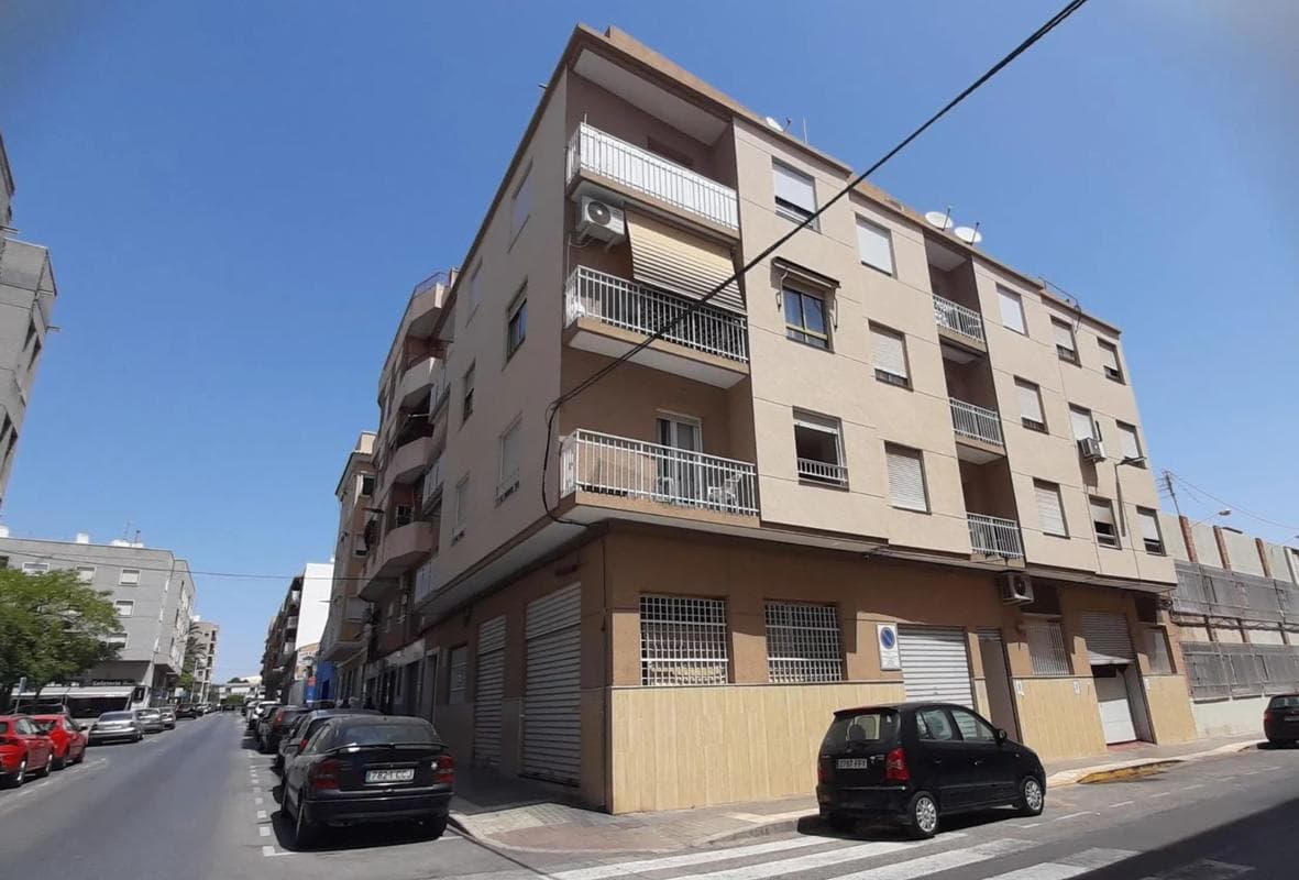 Properties for sale and rent in Spain photo 3