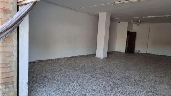 Local en calle Germans Navarro Caracena, 131 thumbnail 1